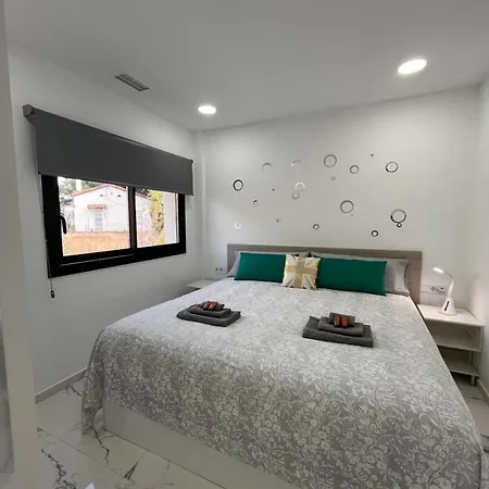 Aparthotel Rosa De Abril *