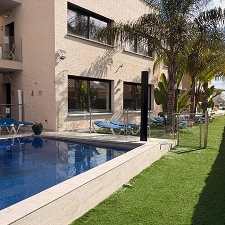 Aparthotel Rosa De Abril
